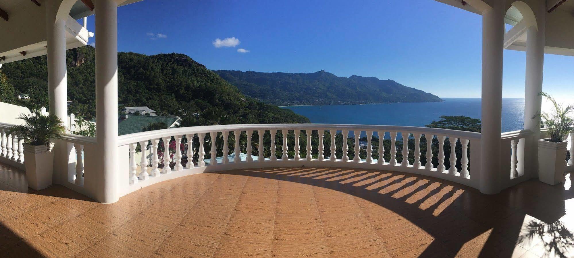 Petit Amour Villa Glacis  Exteriör bild
